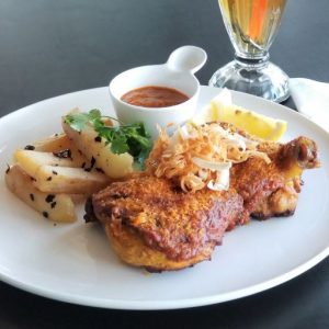 非洲鸡; 烧鸡配蒜香辣椒汁