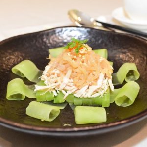 Shredded chicken and jelly fish with asparagus lettuce