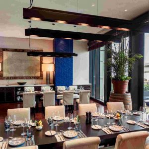 皇家葡萄餚 - 自助午餐 - 訂座 - 家庭優惠 – 1位成人 + 1位小童 (0–5歲)